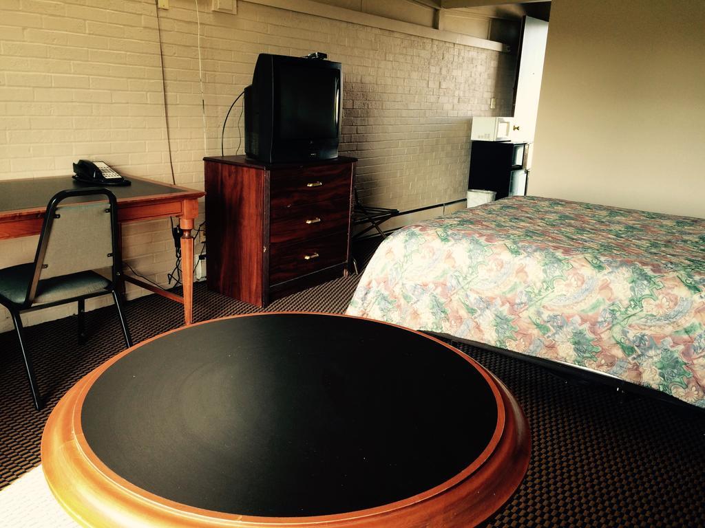 Lewis & Clark Motor Lodge East Alton Δωμάτιο φωτογραφία