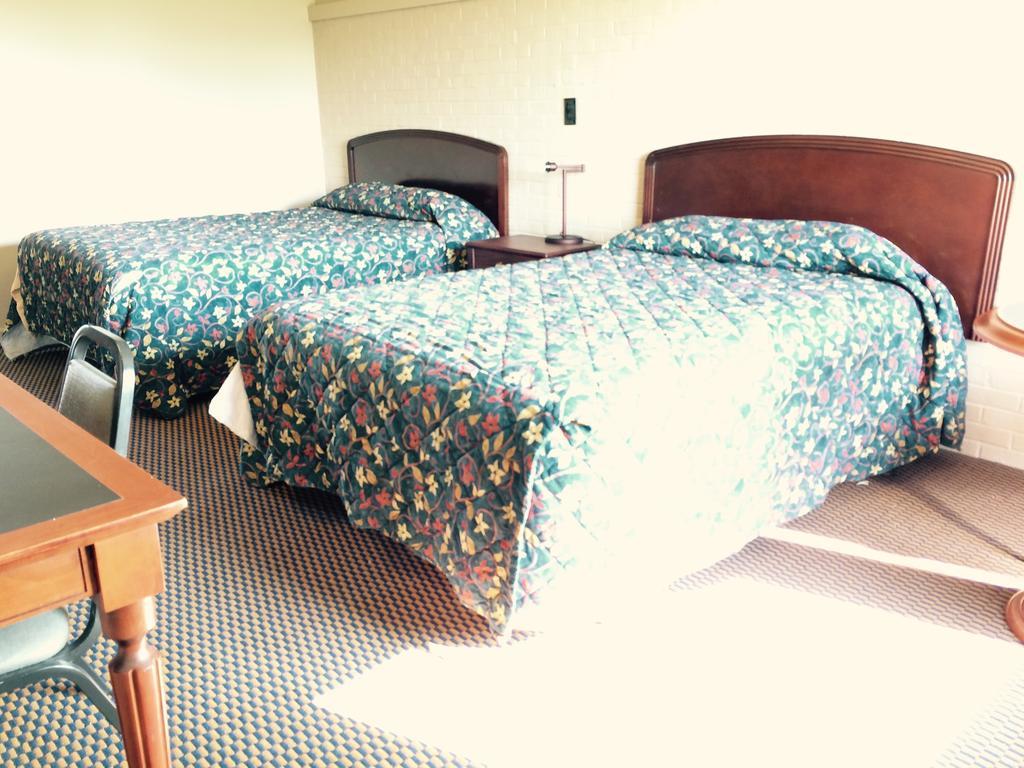 Lewis & Clark Motor Lodge East Alton Δωμάτιο φωτογραφία